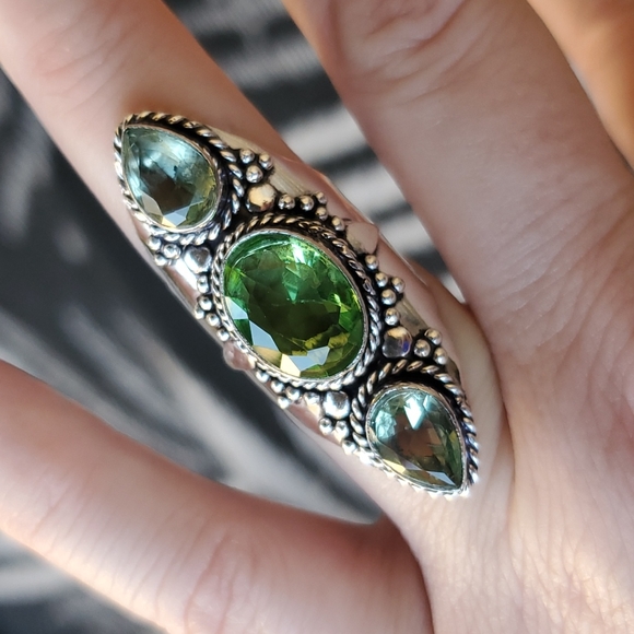 New Tsavorite 925 Silver Statement Ring. - Picture 11 of 16